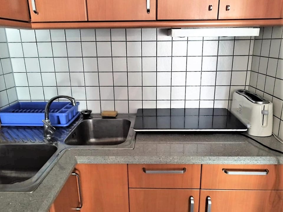 Planta Baja con Jardín, Amarre, y Parking en Zona Tranquila de Roses - ES-258-46 Apartment in Roses