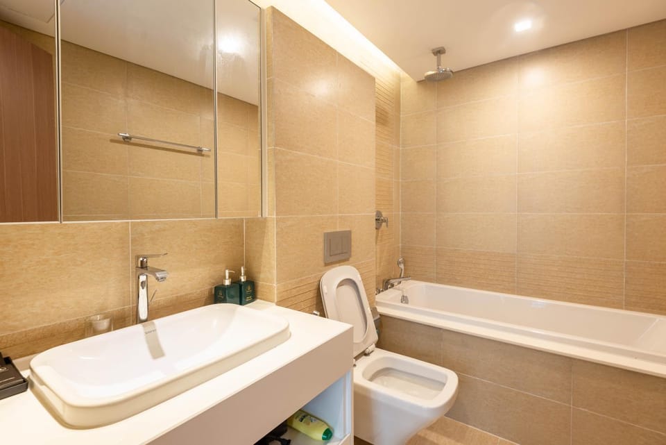 Shower, Toilet, Bathroom, Bath, towels