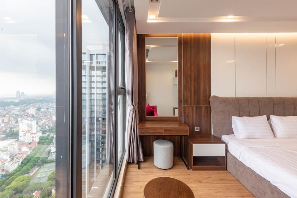 Bed, View (from property/room), Balcony/Terrace, Living room, Photo of the whole room, Seating area, Bedroom, City view
