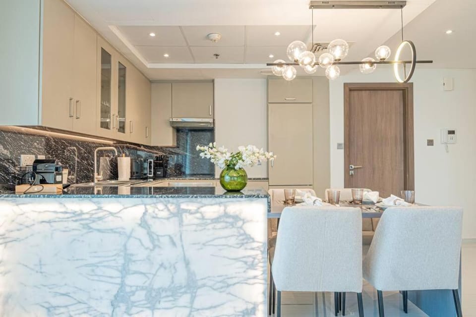 FIRST CLASS 2BR with Full Boulevard View Apartment in Dubai