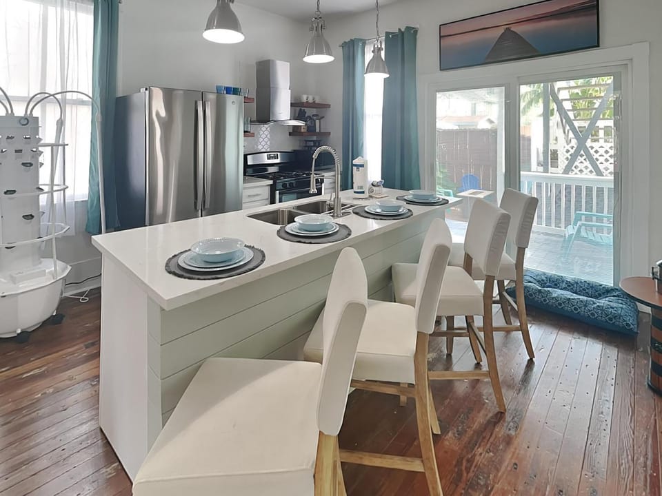 Balcony/Terrace, Kitchen or kitchenette, Seating area, Dining area, furniture, oven, stove