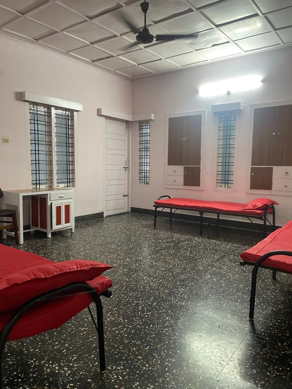 Bed and Bath for 1-8 people Bed and Breakfast in Thiruvananthapuram