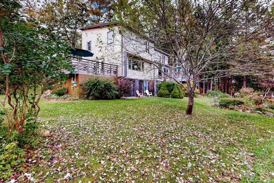 Property building, Day, Natural landscape, Garden