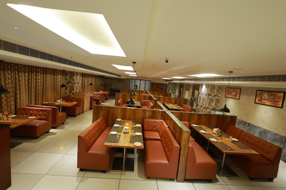 Restaurant/places to eat, Living room, Business facilities, Banquet/Function facilities