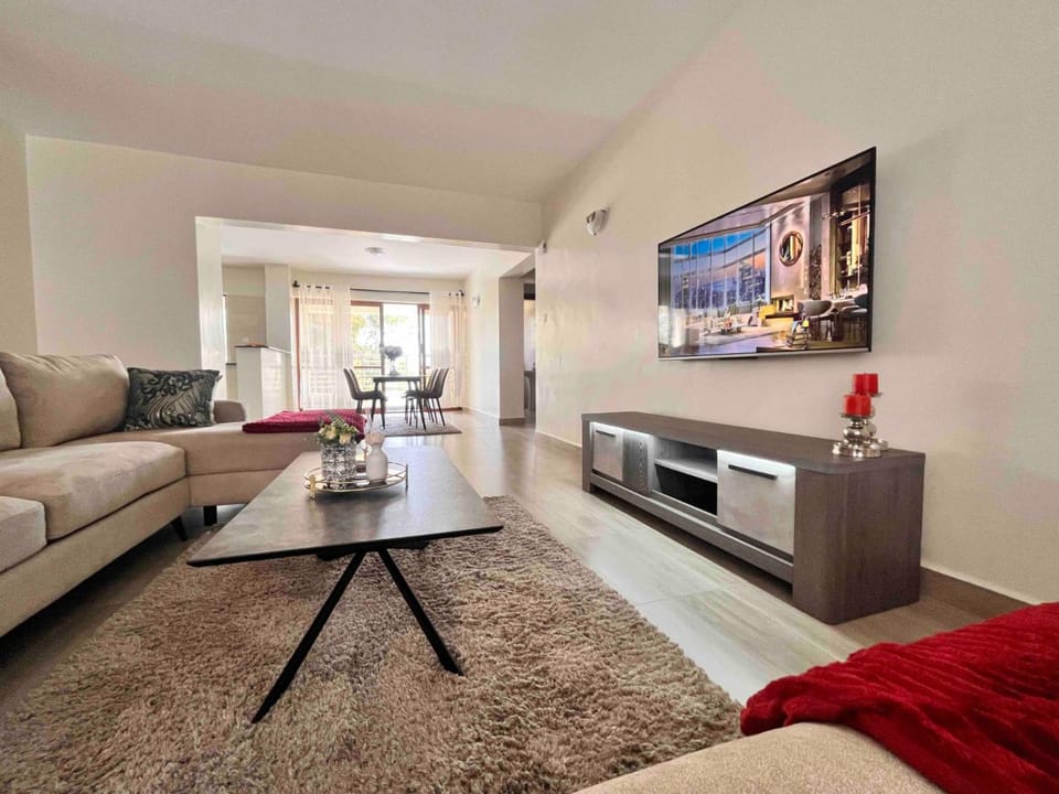 TV and multimedia, Living room, Seating area, Dining area, Evening entertainment