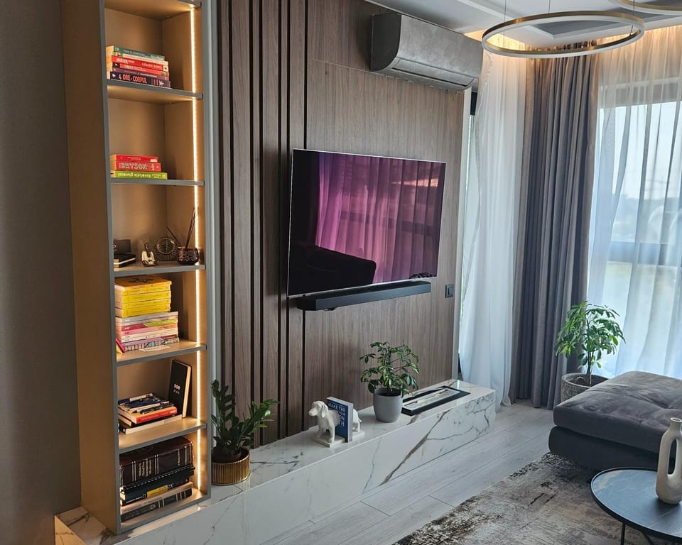TV and multimedia, Living room, Seating area, Evening entertainment