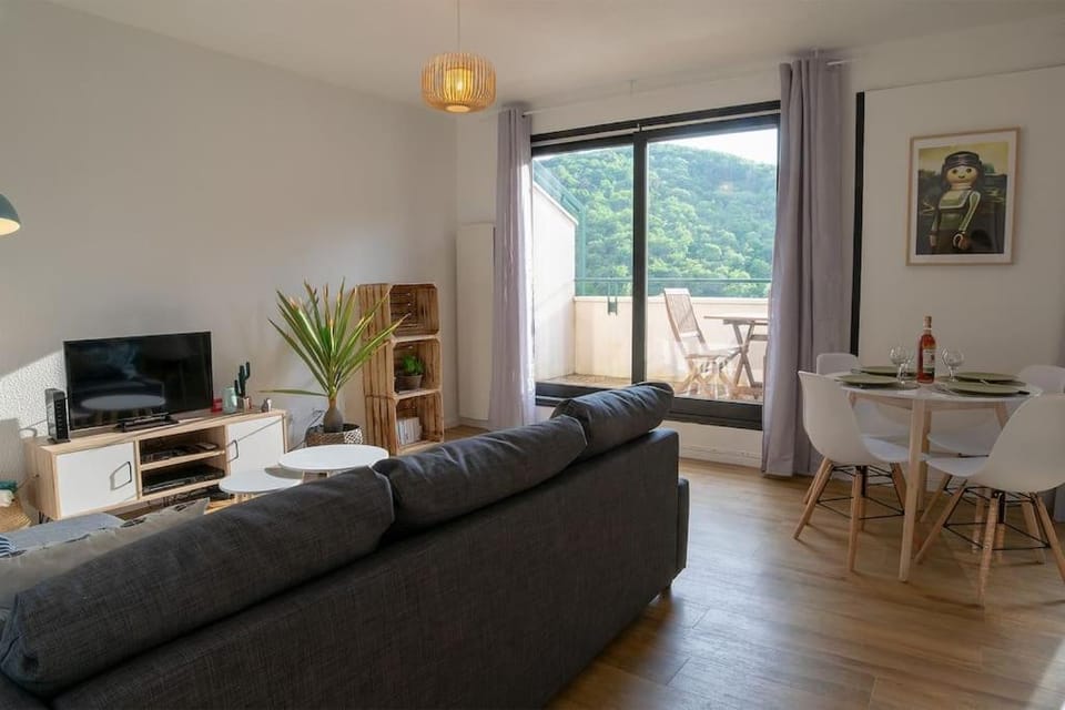 Ville & Nature, Belle Vue avec Piscine Apartment in Auvergne-Rhône-Alpes