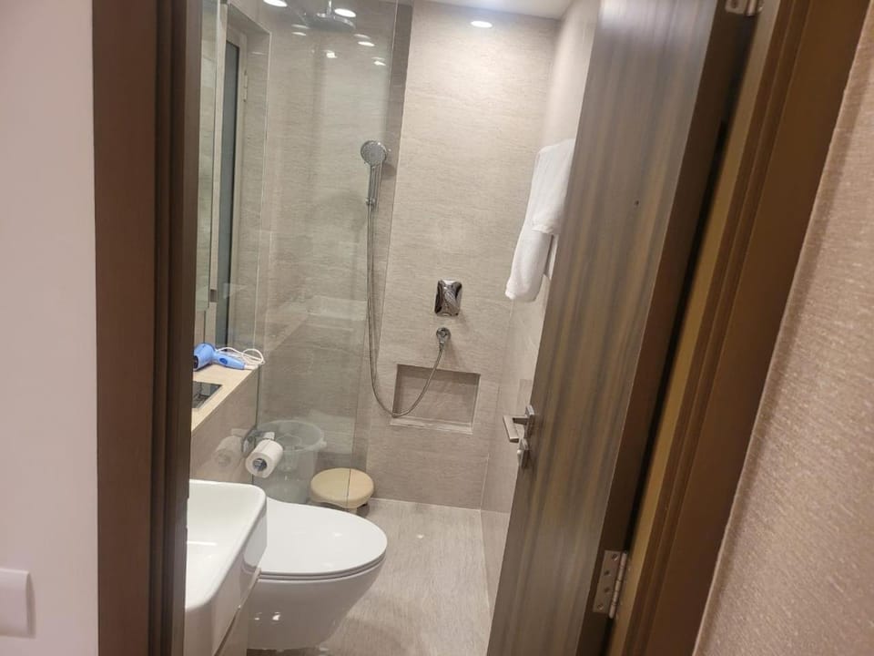 Sapphire Asta- Regent Hills Apartment in Mumbai