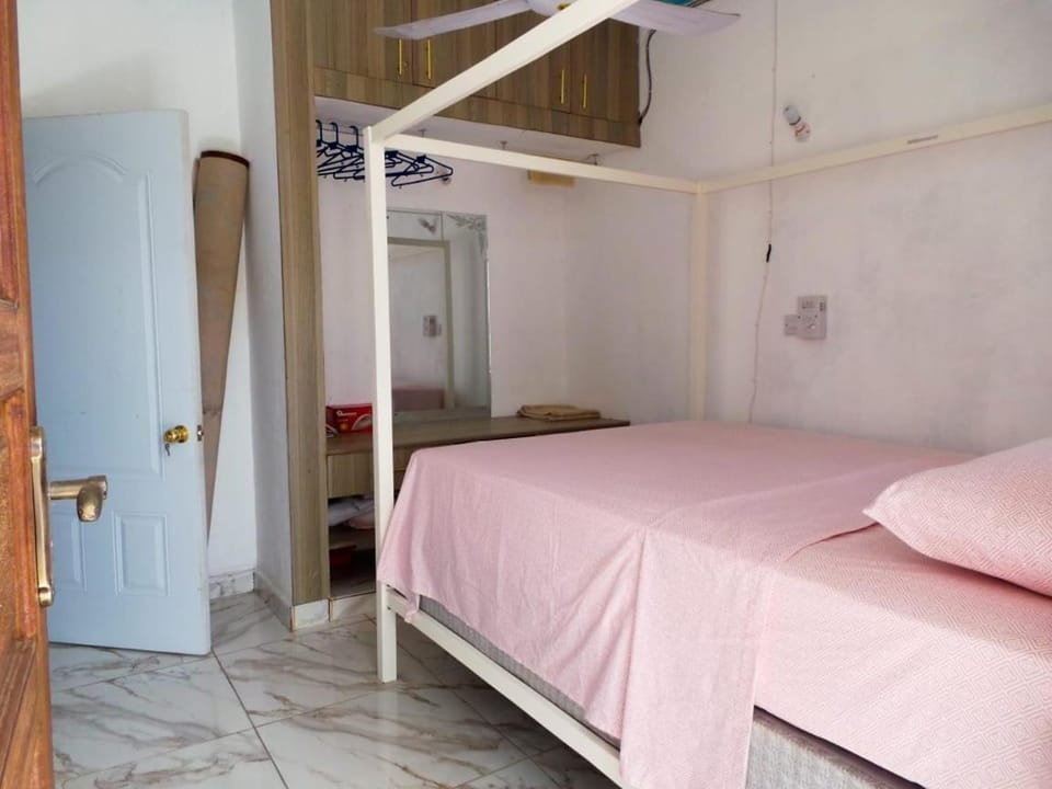 Bed, Bedroom, wardrobe