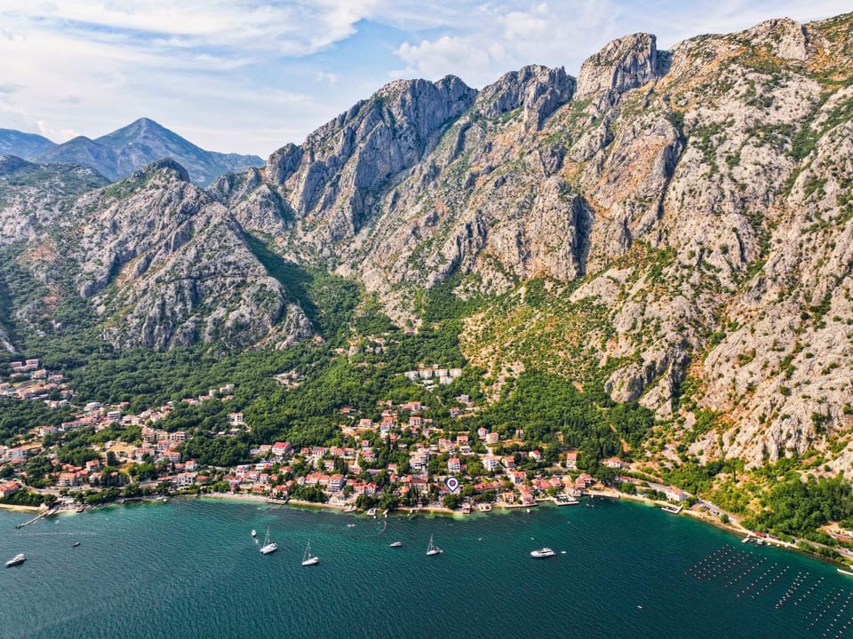Day, Natural landscape, Bird's eye view, Beach, Mountain view, Sea view, Area and facilities