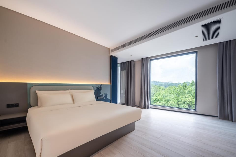 Natural landscape, Photo of the whole room, Bedroom
