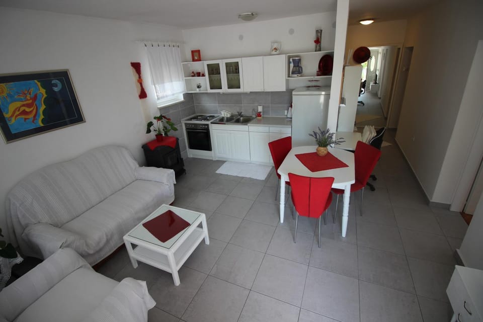 Kitchen or kitchenette, Living room, Seating area