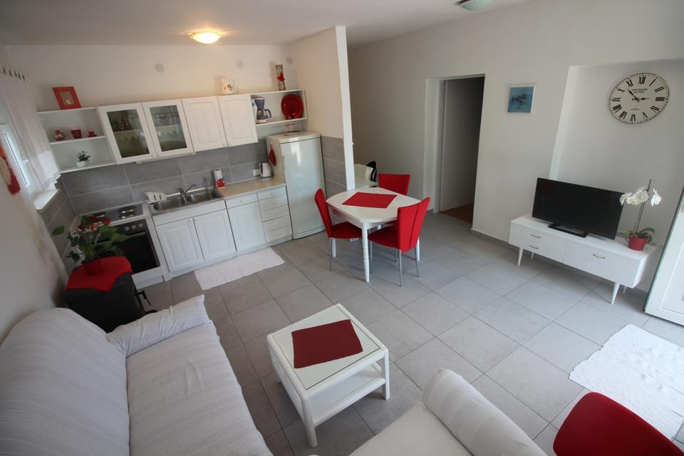 Kitchen or kitchenette, Living room, Seating area