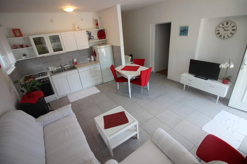 Kitchen or kitchenette, Living room, Seating area