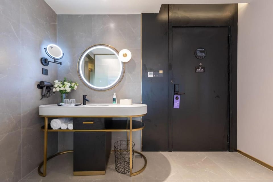 Atour Light Hotel Shenzhen Nanshan Nanyouxi Station Hotel in Shenzhen