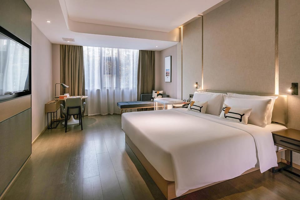 Bed, TV and multimedia, Photo of the whole room, Seating area, Bedroom, pet friendly