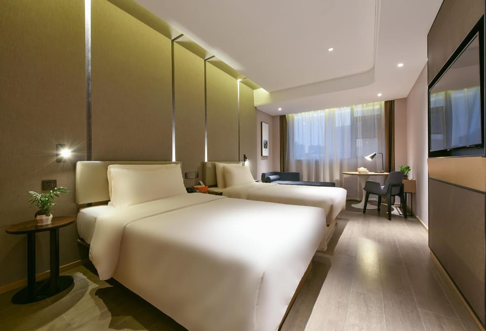TV and multimedia, Photo of the whole room, Bedroom