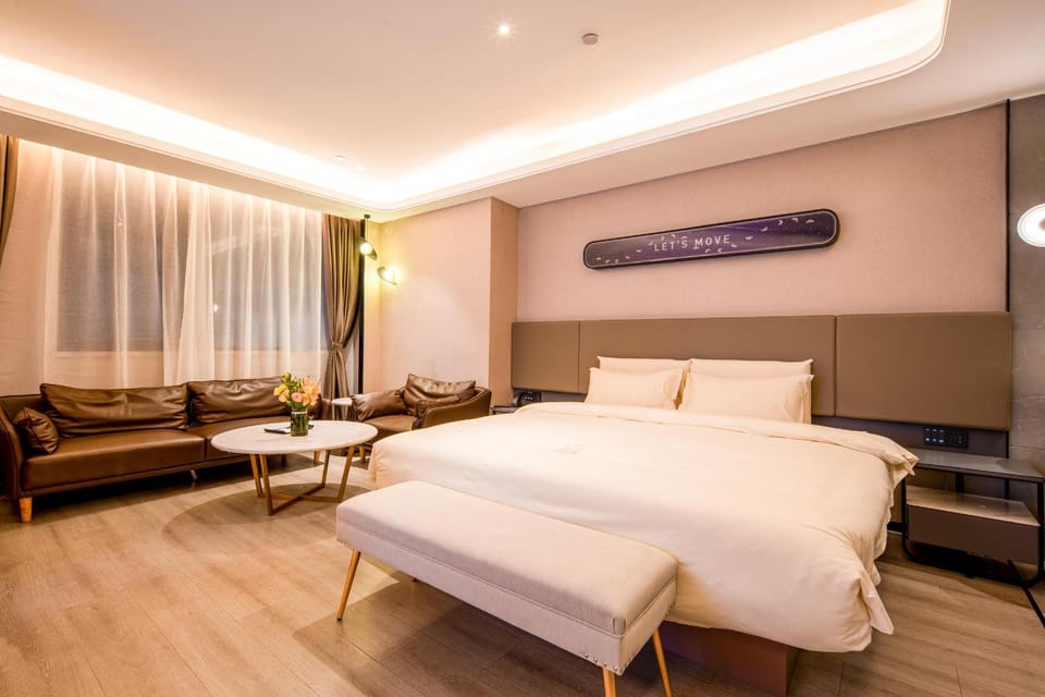 Atour X Hotel Chaozhou Xiangqiao International Financial Business Center Hotel in Fujian