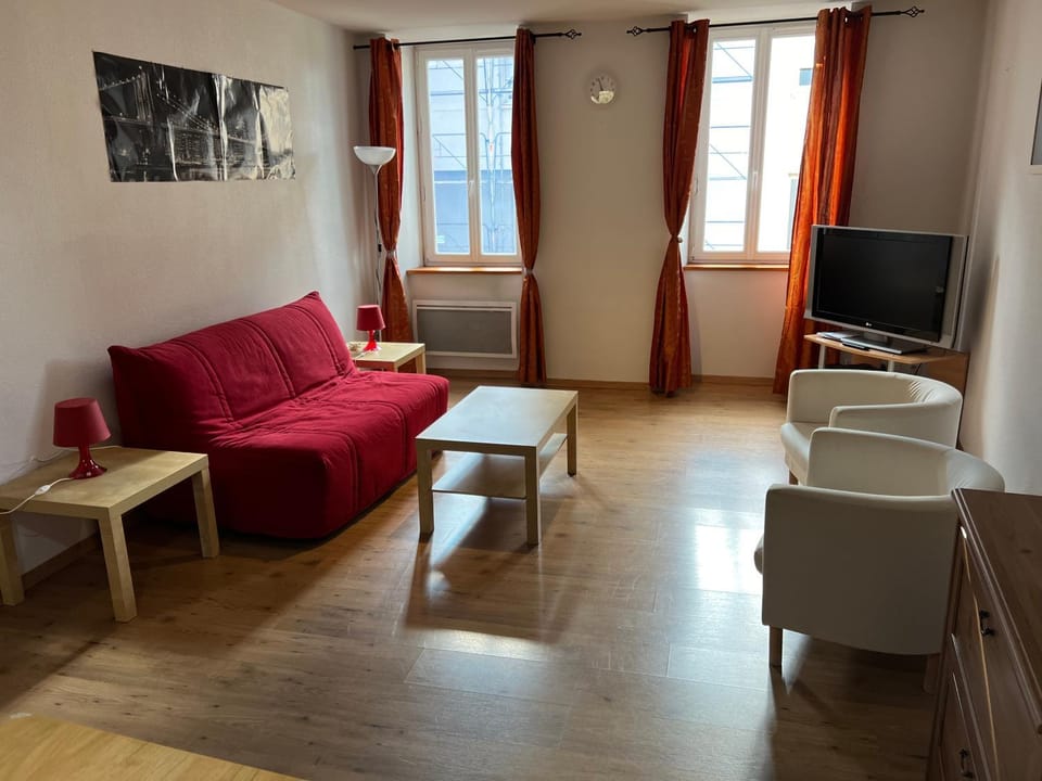 Communal lounge/ TV room, TV and multimedia, Living room