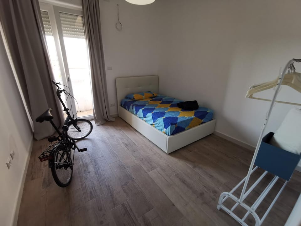 Bed, Photo of the whole room, Cycling, Bedroom