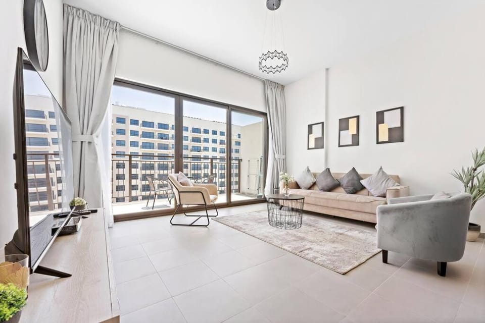 StoneTree - Spacious 2BR Apartment in Golf Views Block A Apartment in Dubai