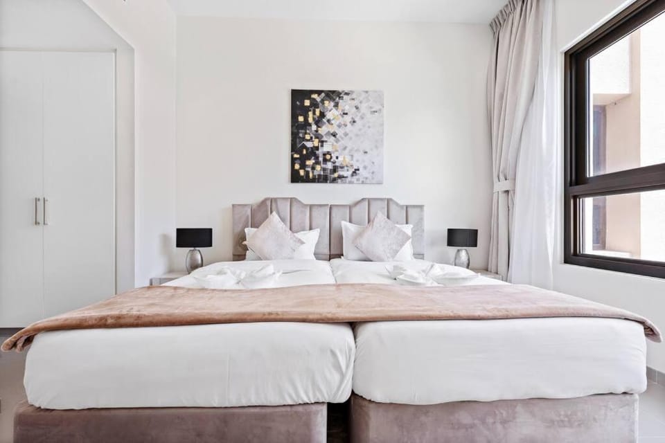 StoneTree - Spacious 2BR Apartment in Golf Views Block A Apartment in Dubai