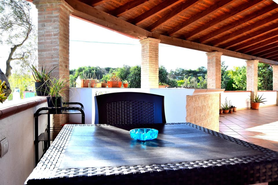 Balcony/Terrace, Banquet/Function facilities, Communal kitchen