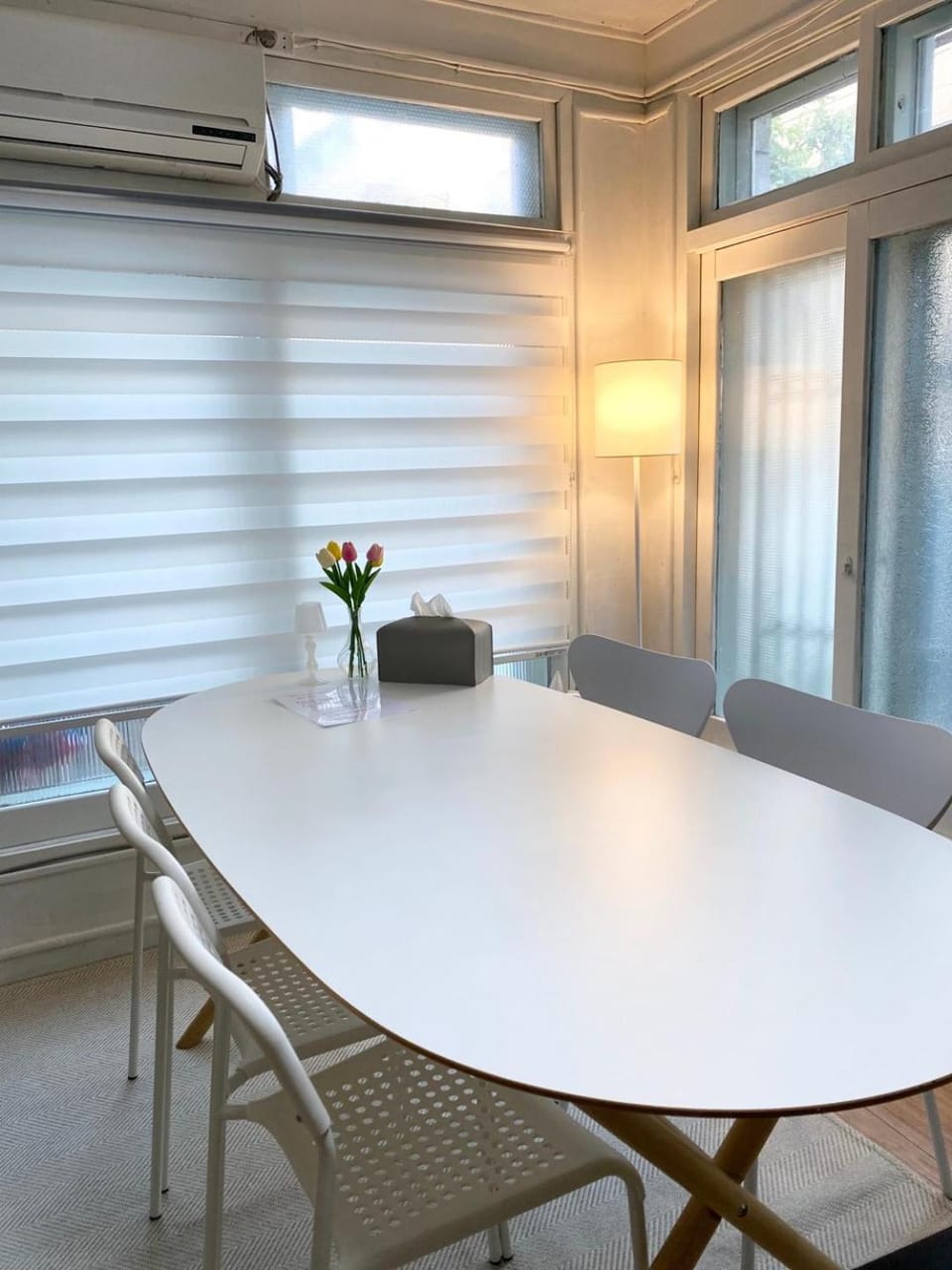 Living room, Seating area, Dining area, air conditioner