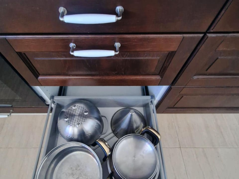 Kitchen or kitchenette, Decorative detail