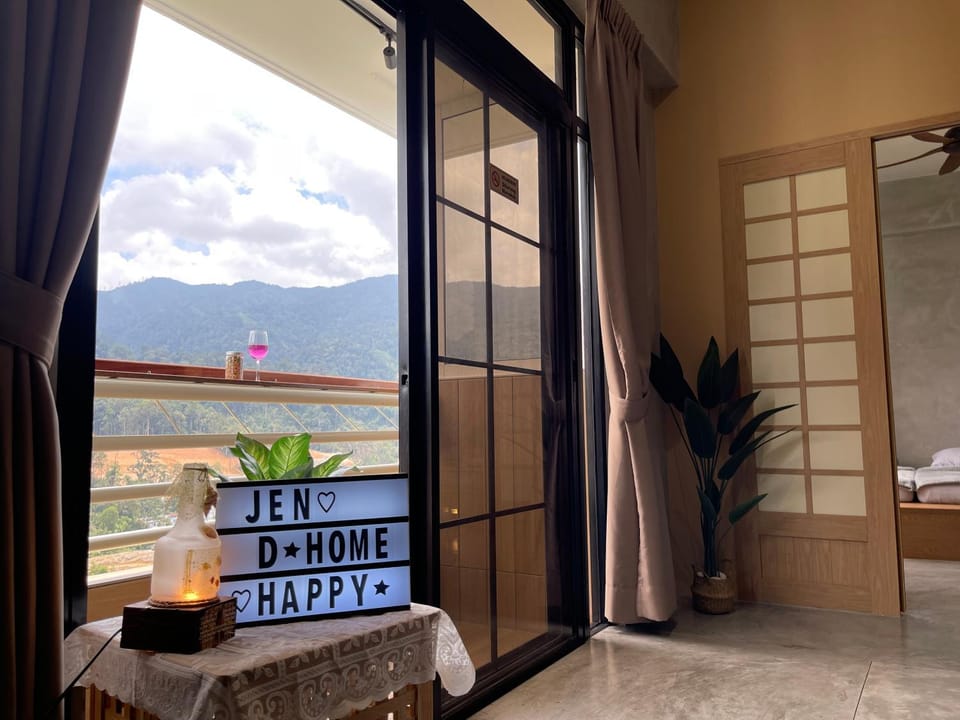 Balcony/Terrace, Logo/Certificate/Sign, Mountain view