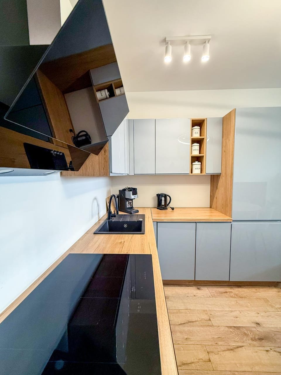 Kitchen or kitchenette, stove, stove, kitchen, kitchen
