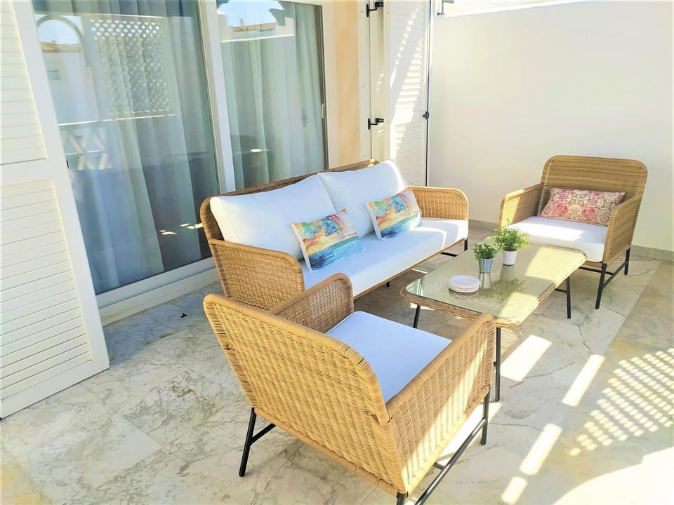 Balcony/Terrace, Living room