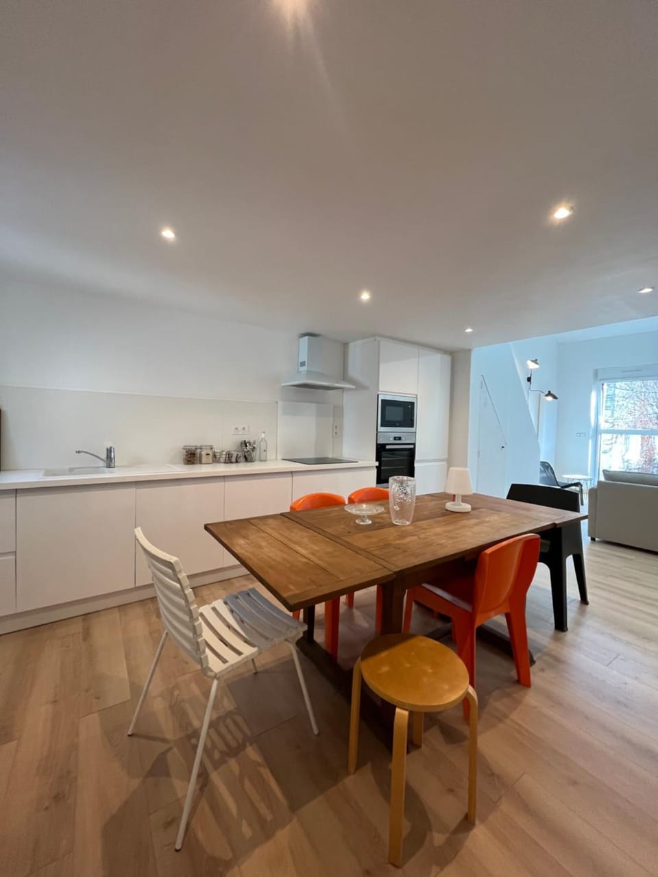 Kitchen or kitchenette, Dining area, minibar, pet friendly