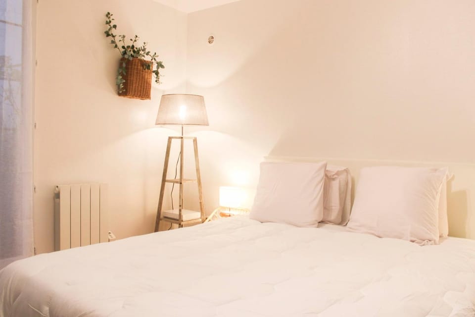 Cozy Studio near Montparnasse Station Apartment in Paris