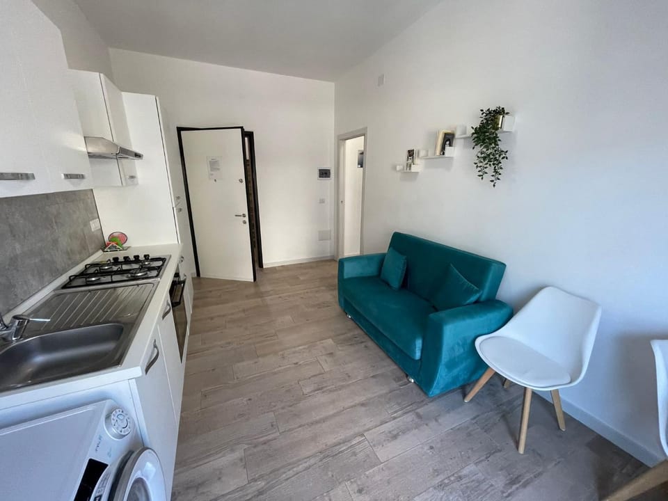 Kitchen or kitchenette, Seating area