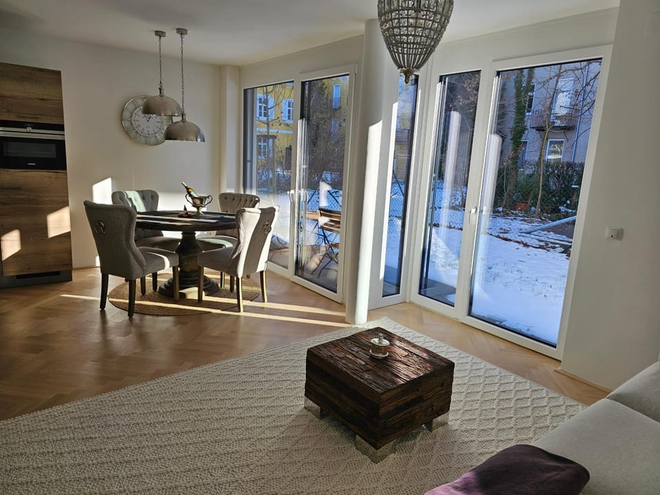 Balcony/Terrace, Living room