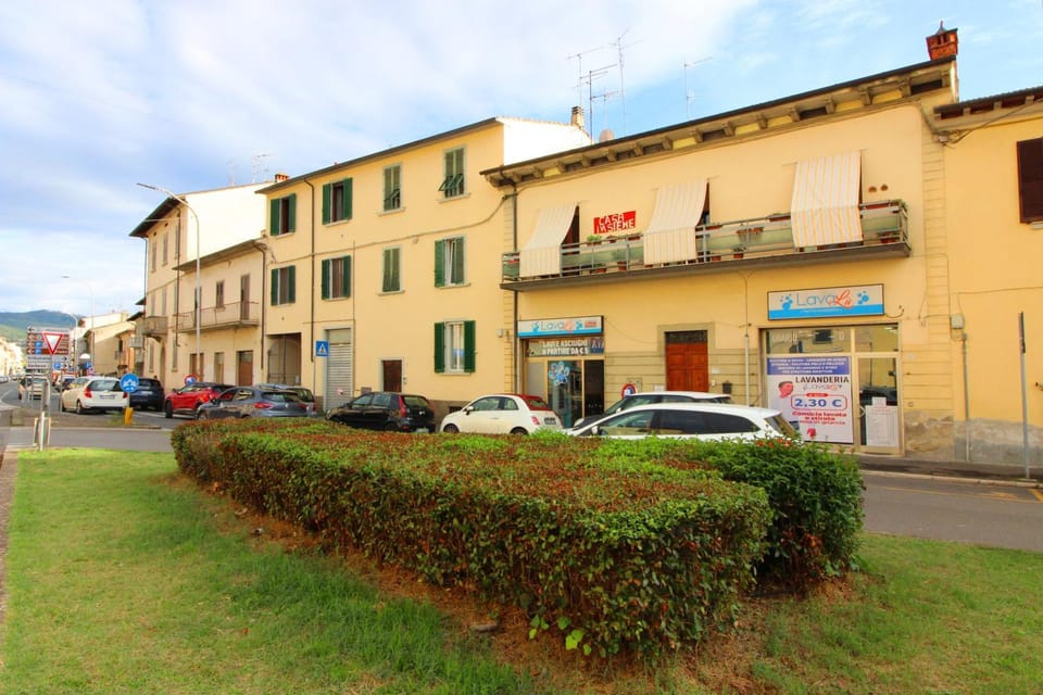 Property building, Neighbourhood