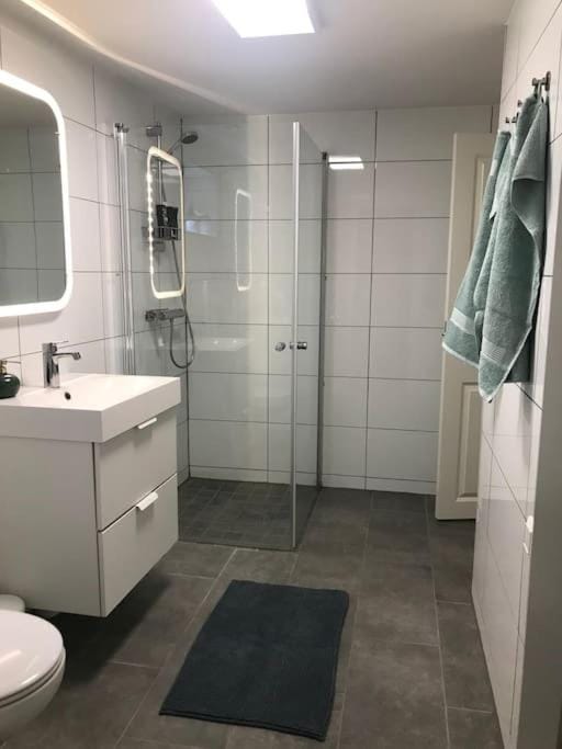 Shower, Bathroom
