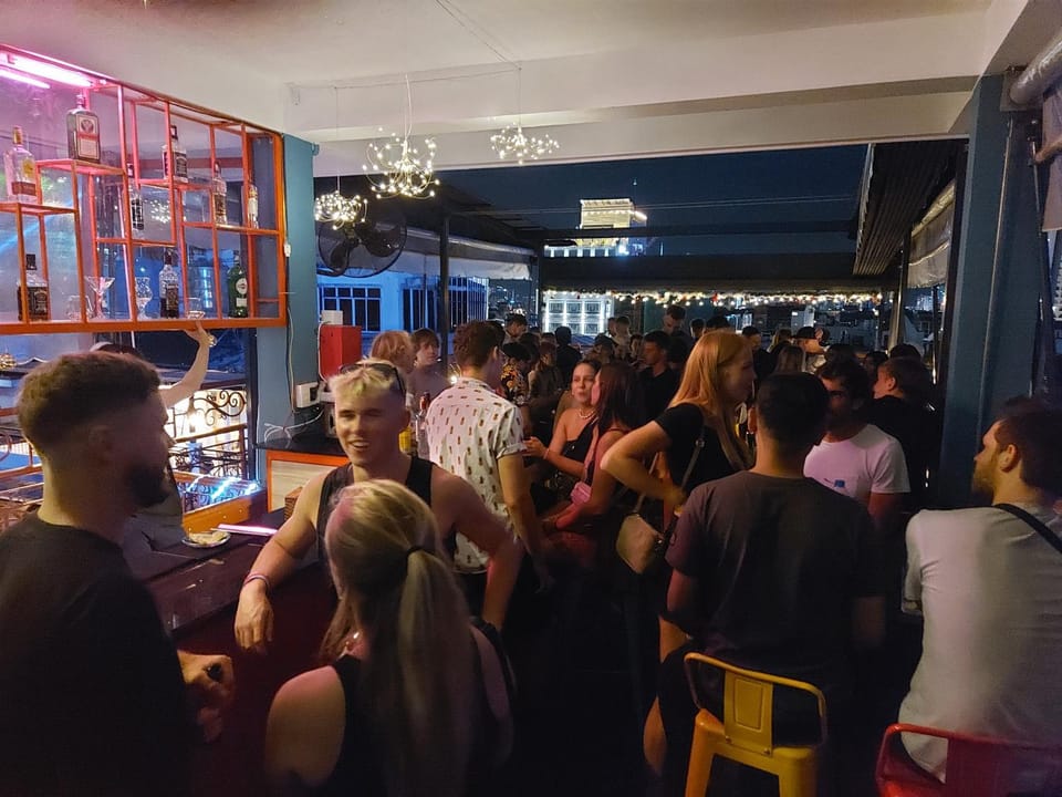 Nightclub / DJ, Lounge or bar