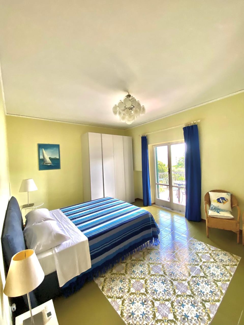 Bed, Balcony/Terrace, Photo of the whole room, Bedroom, Garden view, Mountain view, wardrobe, air conditioner