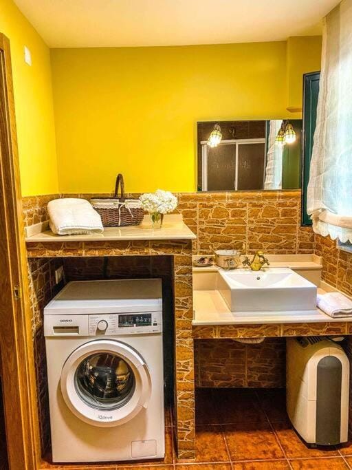 Bathroom, towels, washing machine