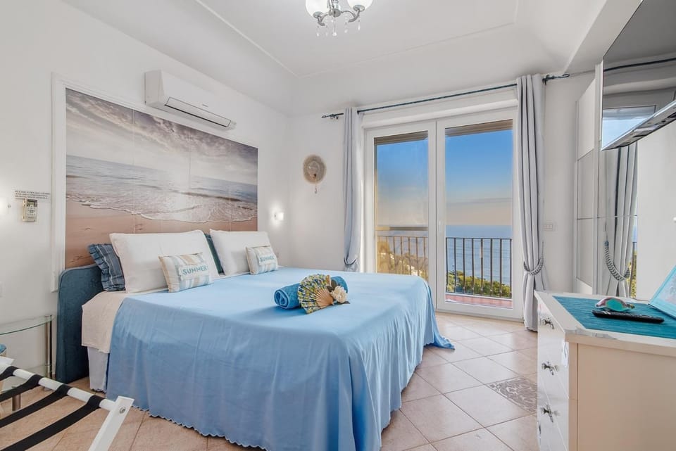 Bedroom, Sea view, air conditioner