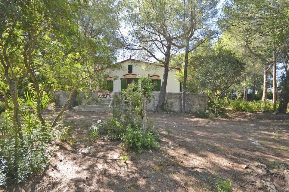 Property building, Facade/entrance, Off site