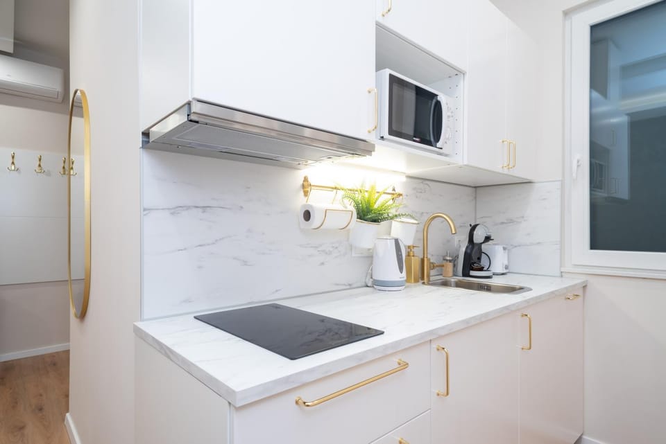Coffee/tea facilities, Kitchen or kitchenette, dishwasher, heating, internet, internet, microwave, minibar, stove, toaster, kitchen, air conditioner
