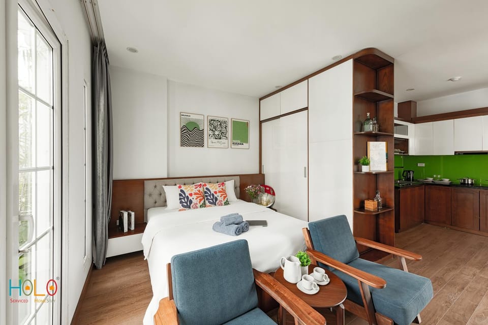 Bed, Living room, Photo of the whole room, Seating area, Bedroom