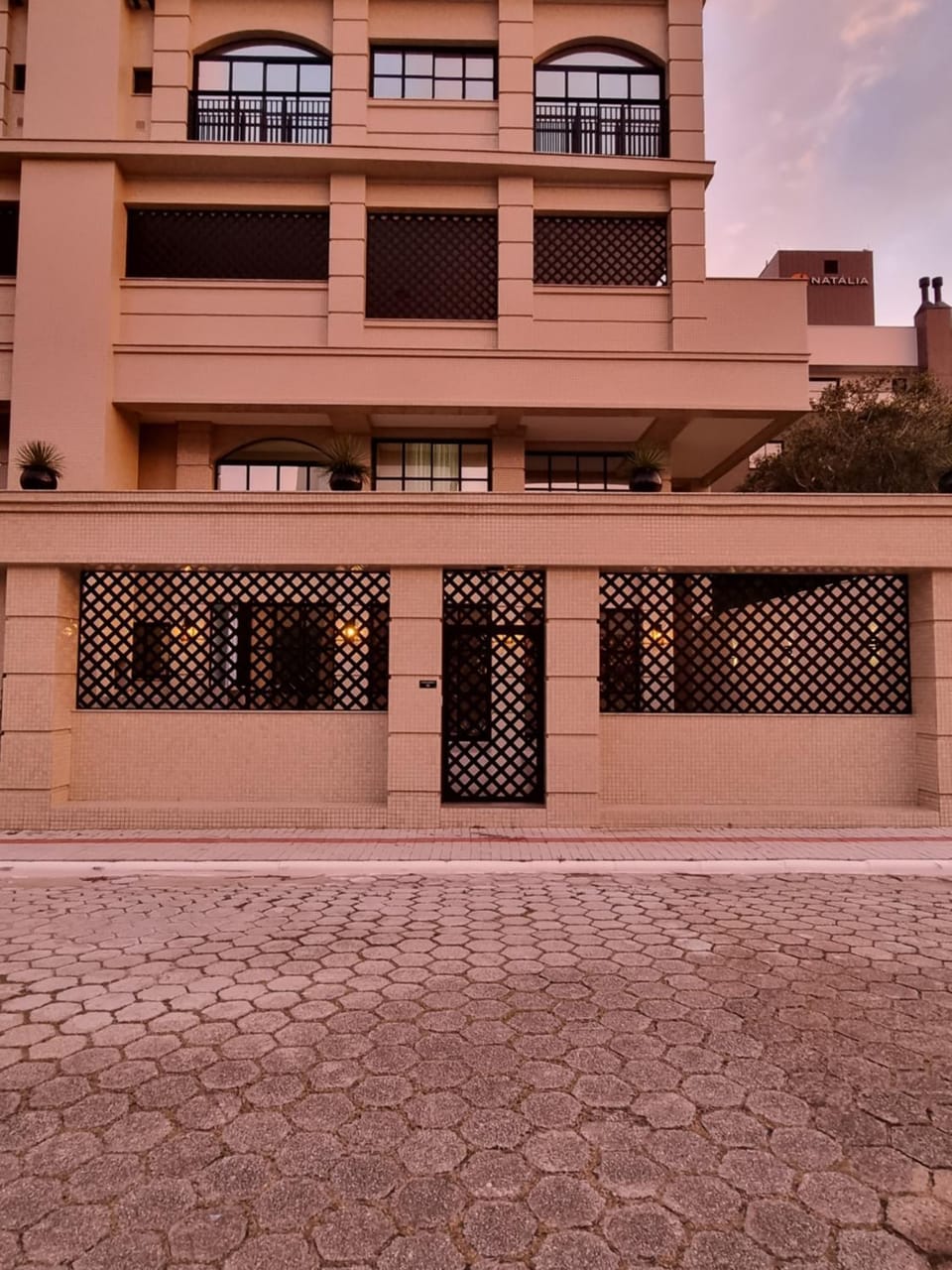 Facade/entrance