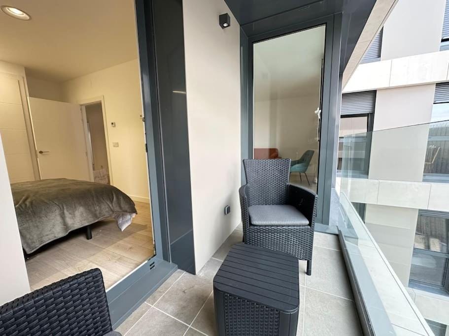 Jacinto Benavente 15, 4A con Parking gratis by YBH Apartment in Vigo