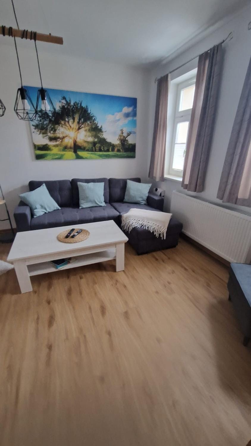 Bed, Living room, Photo of the whole room, Seating area