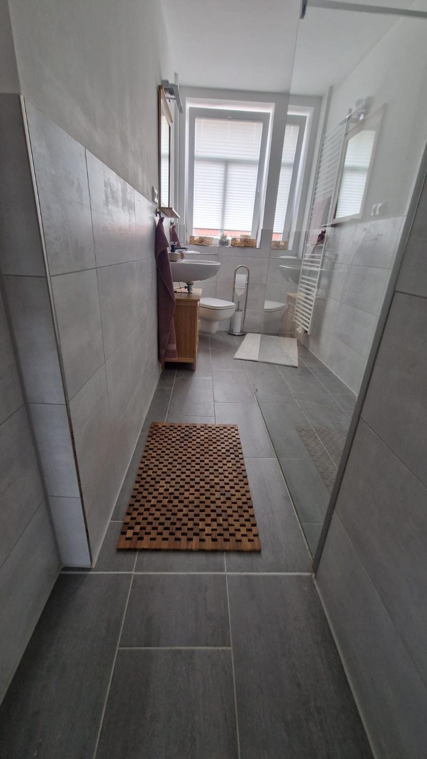 Shower, Toilet, Bathroom