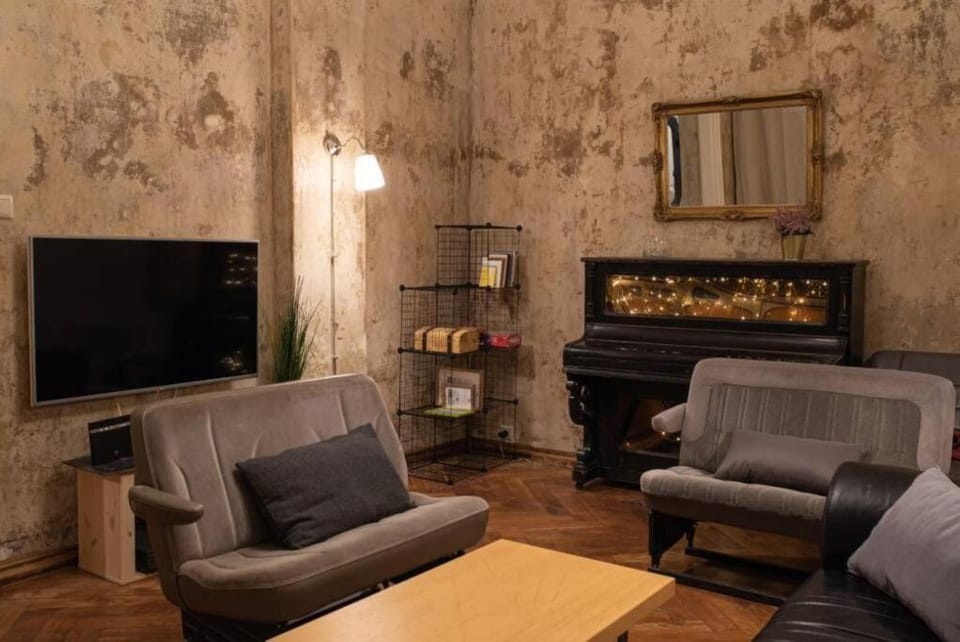 TV and multimedia, Living room, Seating area